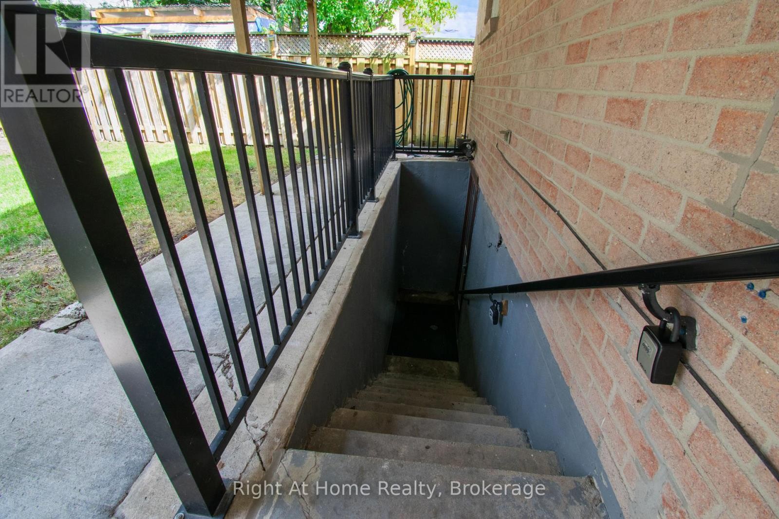 












63 MARTINDALE CRESCENT

,
Brampton (Brampton West),




Ontario
L6X2V7

