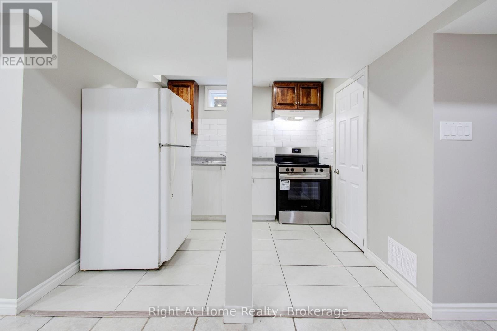 












63 MARTINDALE CRESCENT

,
Brampton (Brampton West),




Ontario
L6X2V7

