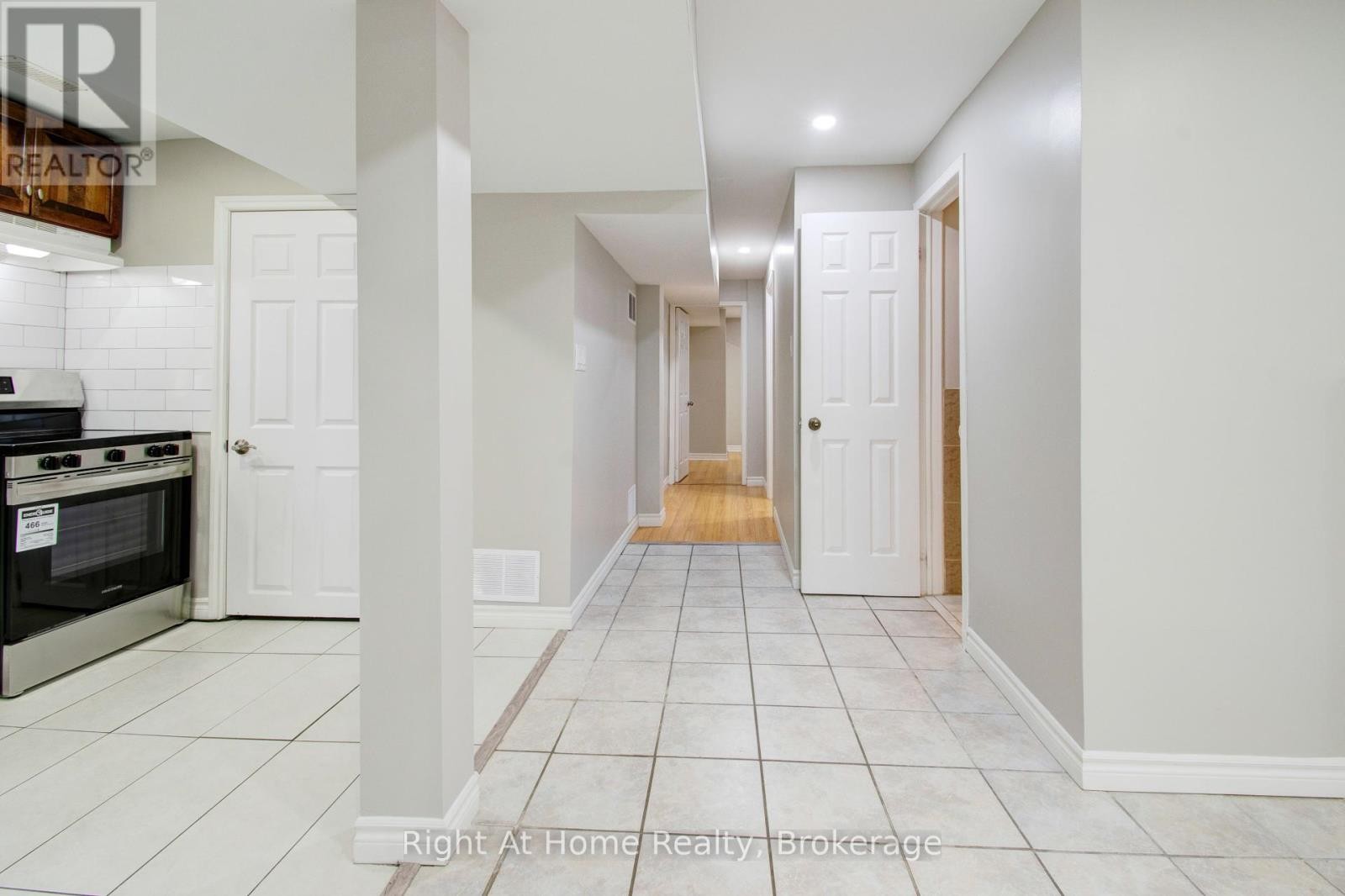 












63 MARTINDALE CRESCENT

,
Brampton (Brampton West),




Ontario
L6X2V7

