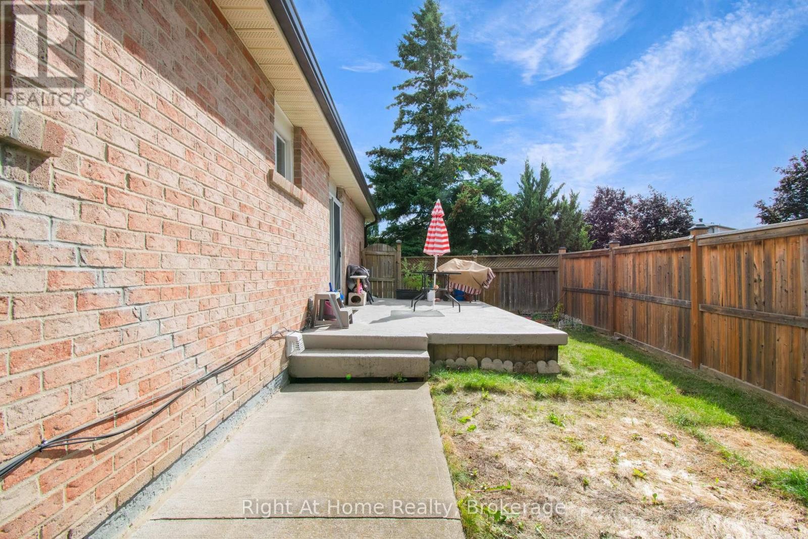 












63 MARTINDALE CRESCENT

,
Brampton (Brampton West),




Ontario
L6X2V7


