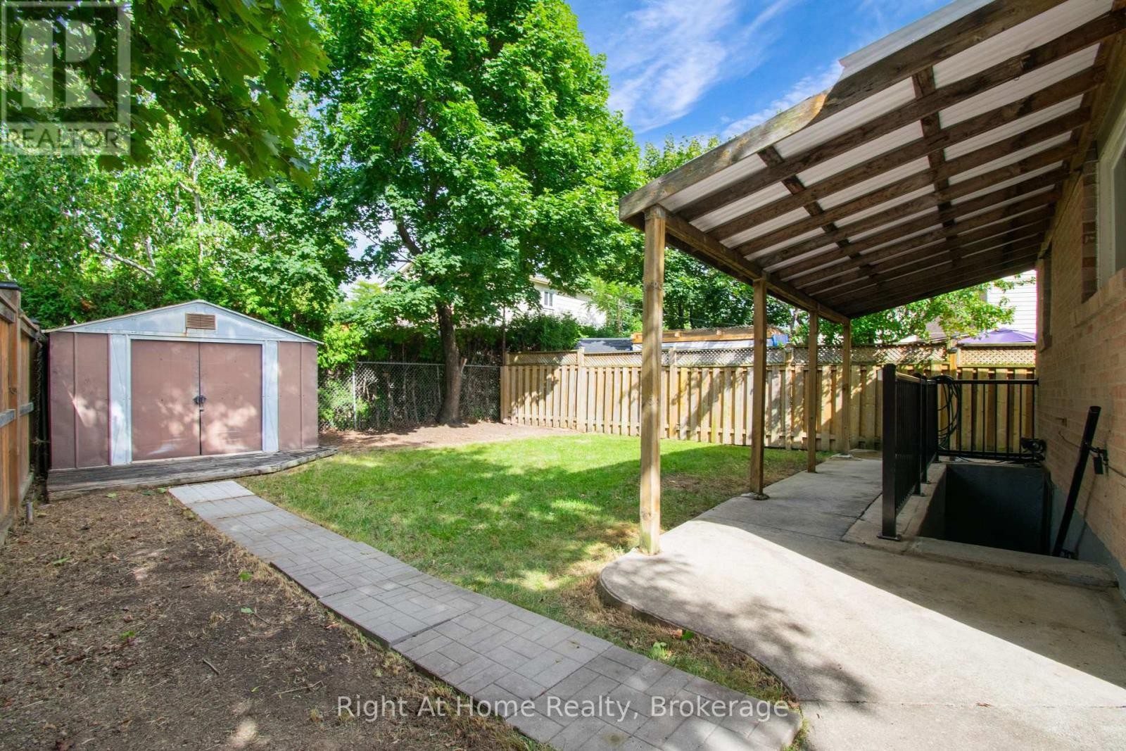 












63 MARTINDALE CRESCENT

,
Brampton (Brampton West),




Ontario
L6X2V7

