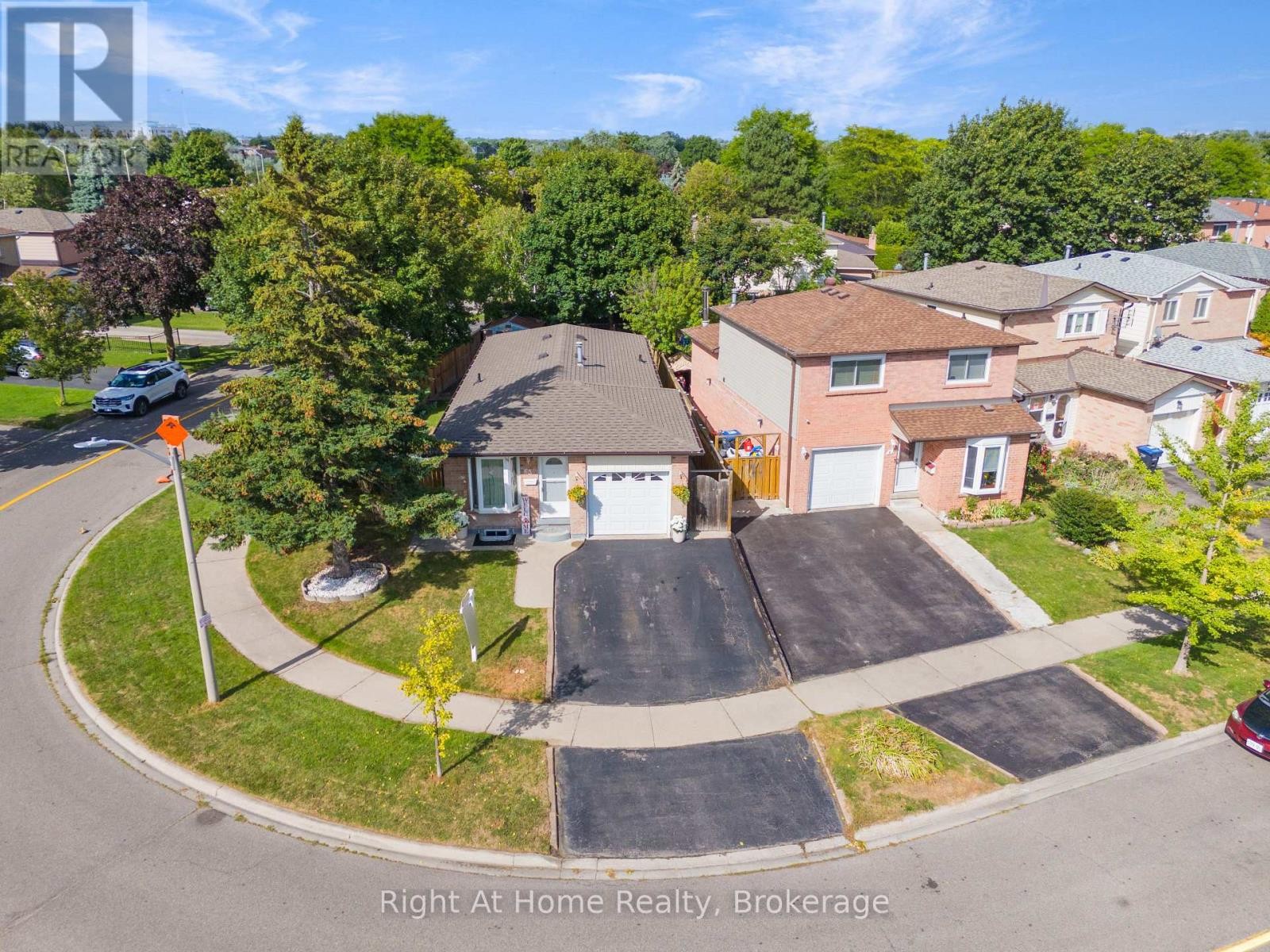 












63 MARTINDALE CRESCENT

,
Brampton (Brampton West),




Ontario
L6X2V7

