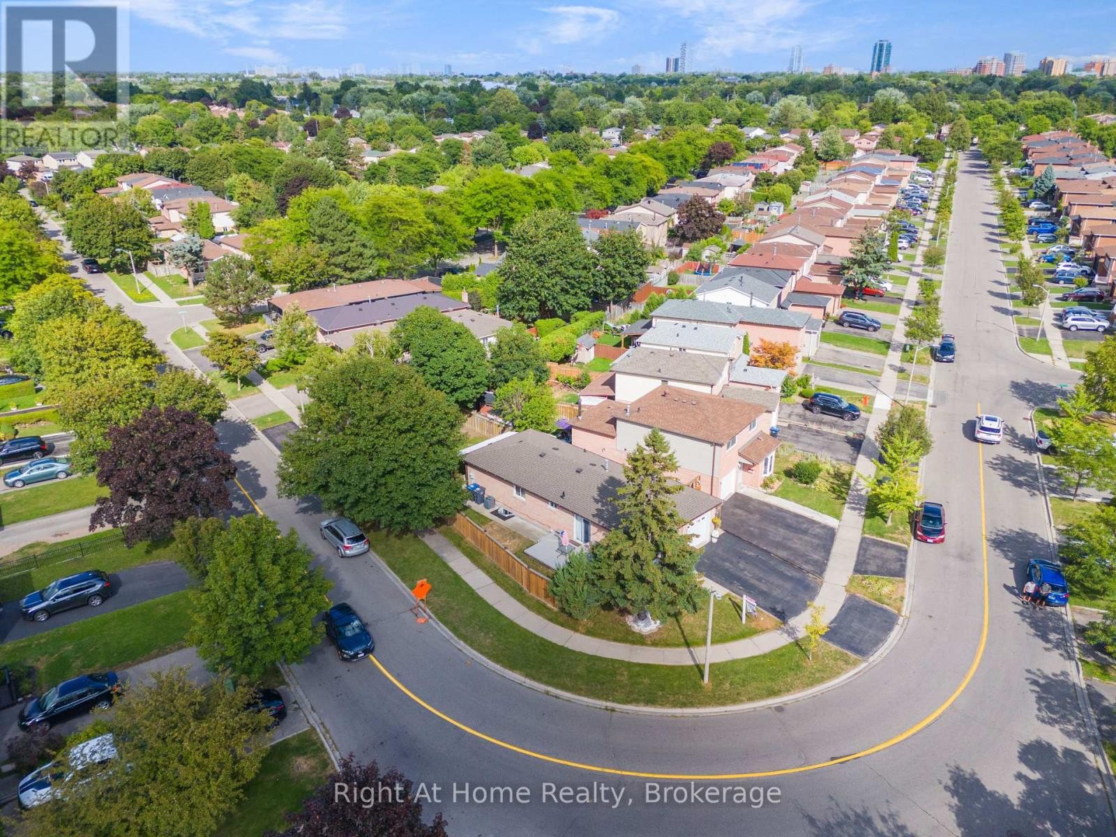












63 MARTINDALE CRESCENT

,
Brampton (Brampton West),




Ontario
L6X2V7


