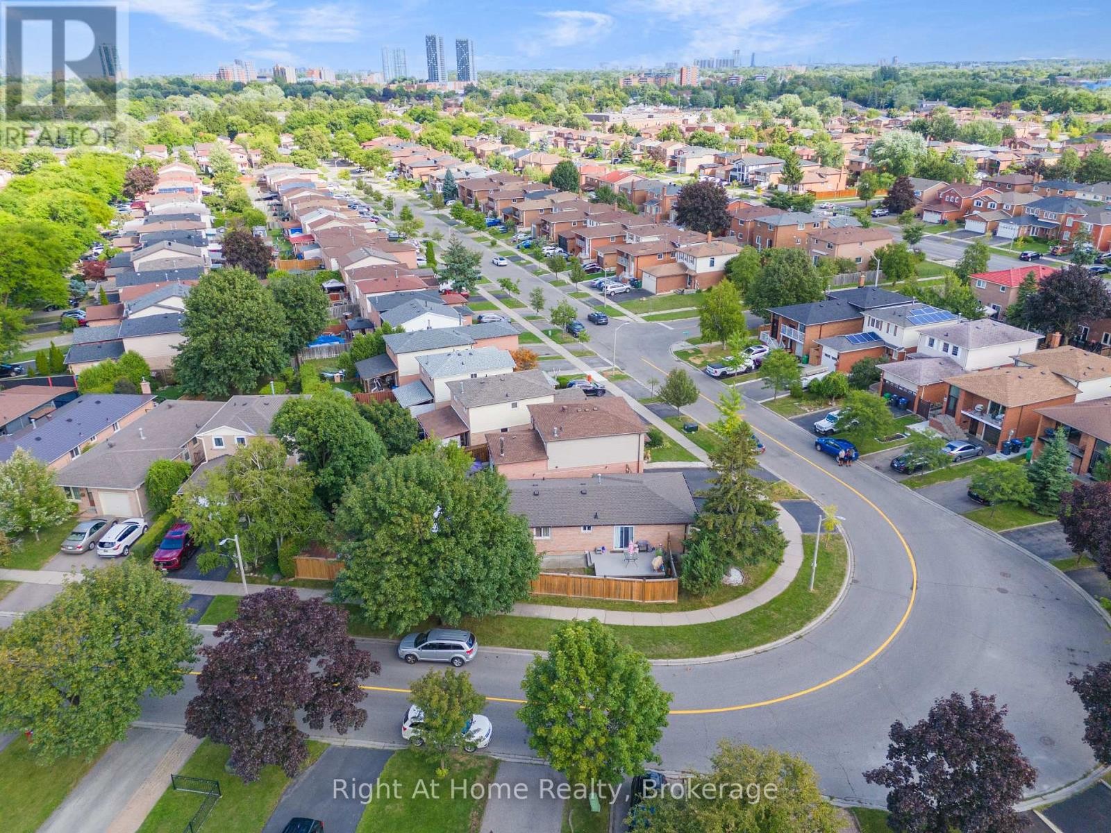 












63 MARTINDALE CRESCENT

,
Brampton (Brampton West),




Ontario
L6X2V7

