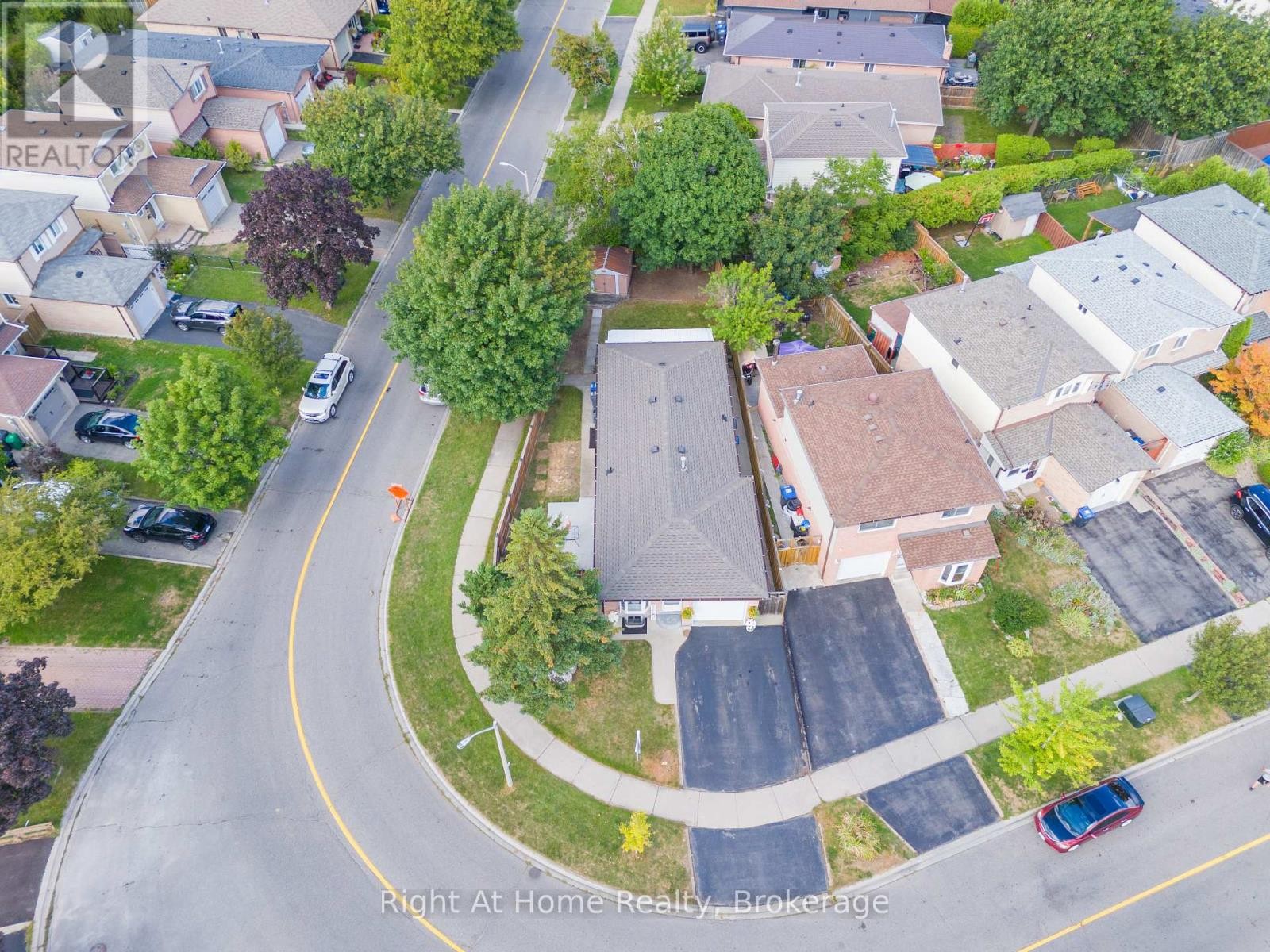 












63 MARTINDALE CRESCENT

,
Brampton (Brampton West),




Ontario
L6X2V7


