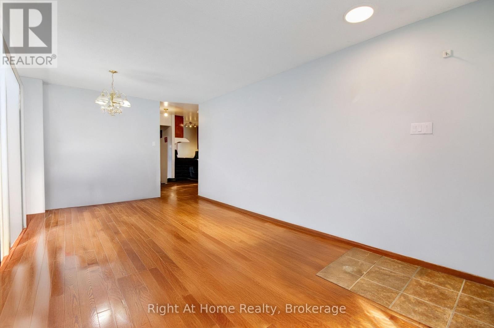 












63 MARTINDALE CRESCENT

,
Brampton (Brampton West),




Ontario
L6X2V7

