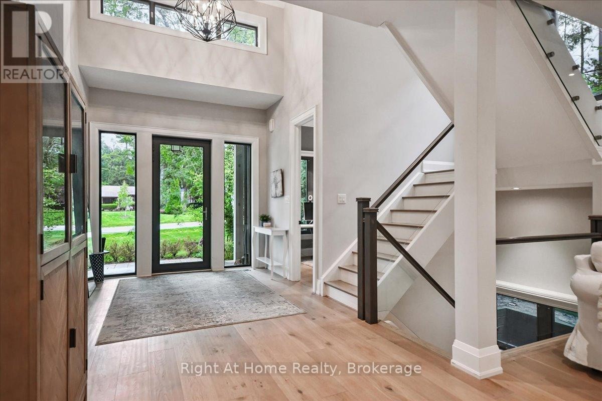 












176 VIEWBANK CRESCENT

,
Oakville (SW Southwest),




Ontario
L6L1R4

