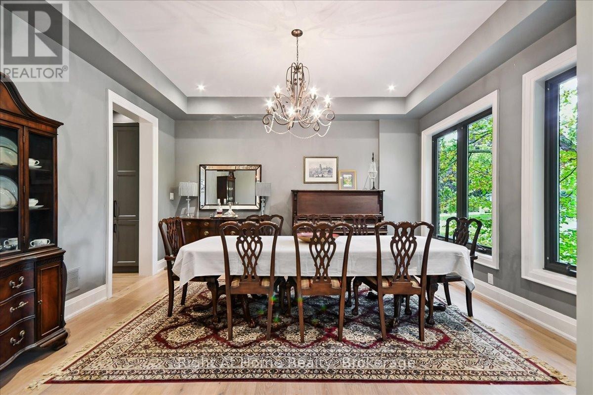 












176 VIEWBANK CRESCENT

,
Oakville (SW Southwest),




Ontario
L6L1R4

