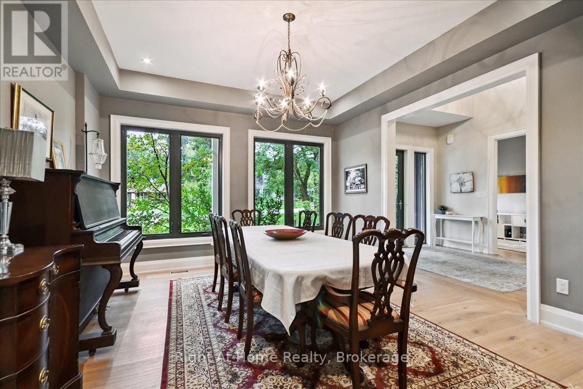 












176 VIEWBANK CRESCENT

,
Oakville (SW Southwest),




Ontario
L6L1R4

