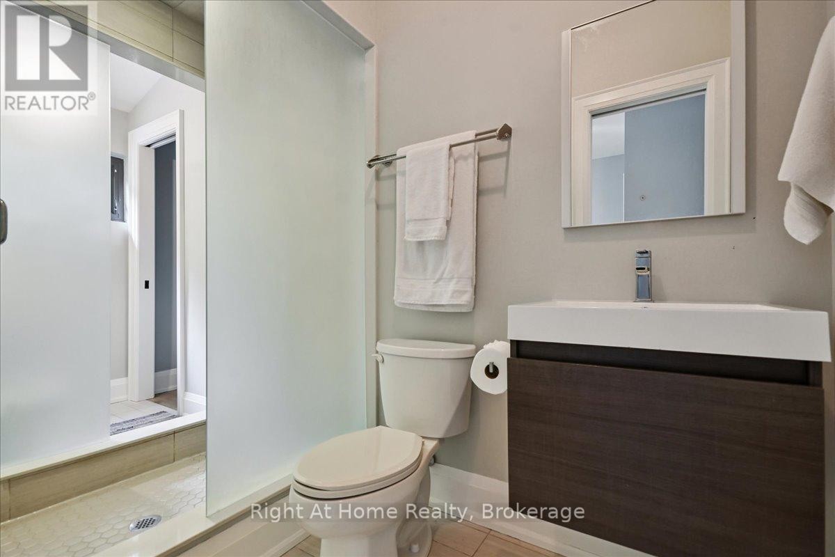 












176 VIEWBANK CRESCENT

,
Oakville (SW Southwest),




Ontario
L6L1R4

