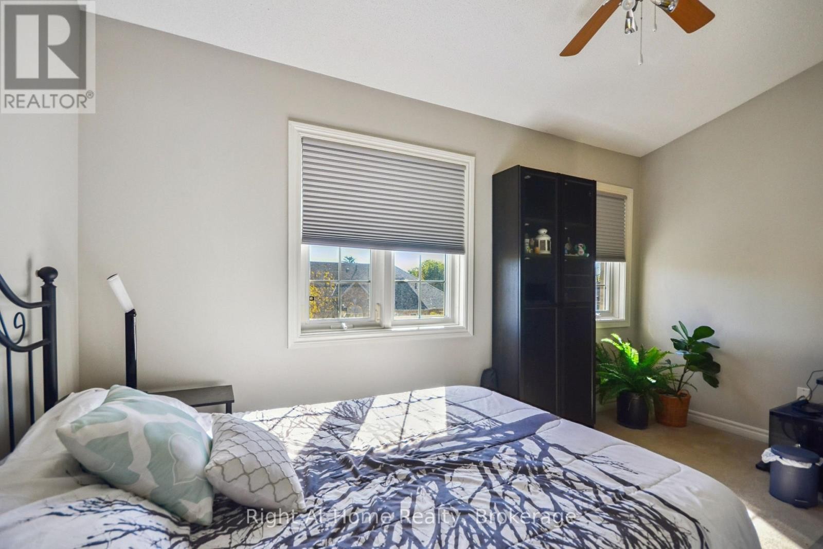 












34 - 5080 FAIRVIEW STREET

,
Burlington (Appleby),




Ontario
L7L7E9

