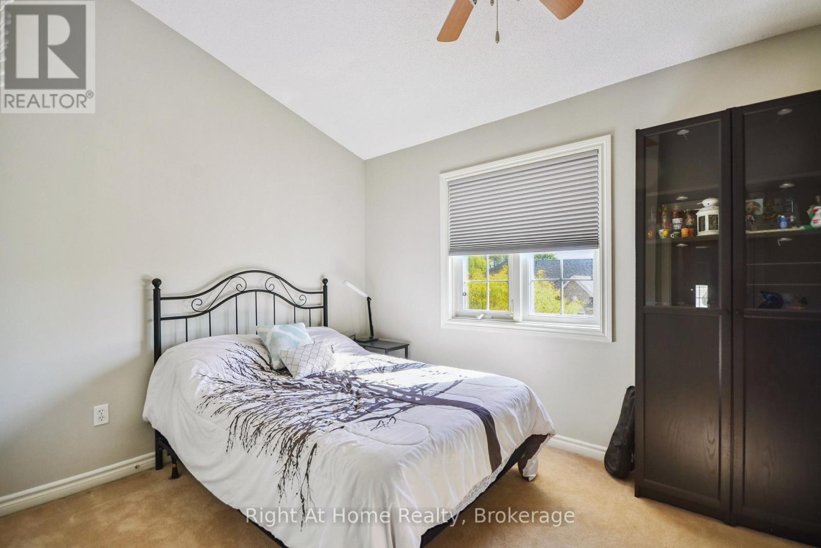 












34 - 5080 FAIRVIEW STREET

,
Burlington (Appleby),




Ontario
L7L7E9

