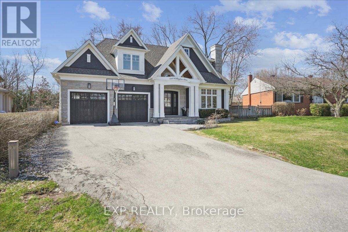 












528 WELLINGTON CRESCENT

,
Oakville (WO West),




Ontario
L6L4X5

