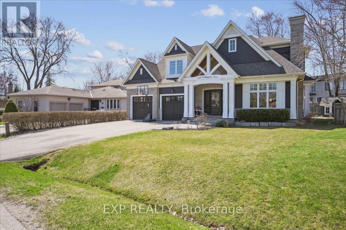 












528 WELLINGTON CRESCENT

,
Oakville (WO West),




Ontario
L6L4X5

