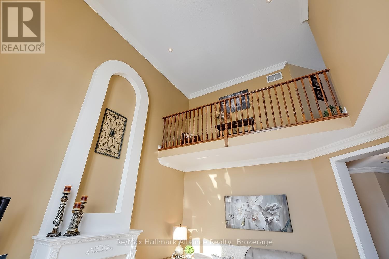 












2489 WHISTLING SPRINGS CRESCENT

,
Oakville (WM Westmount),




Ontario
L6M5G3

