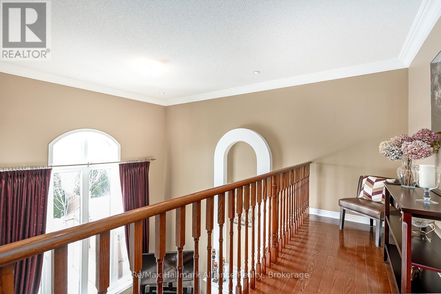 












2489 WHISTLING SPRINGS CRESCENT

,
Oakville (WM Westmount),




Ontario
L6M5G3

