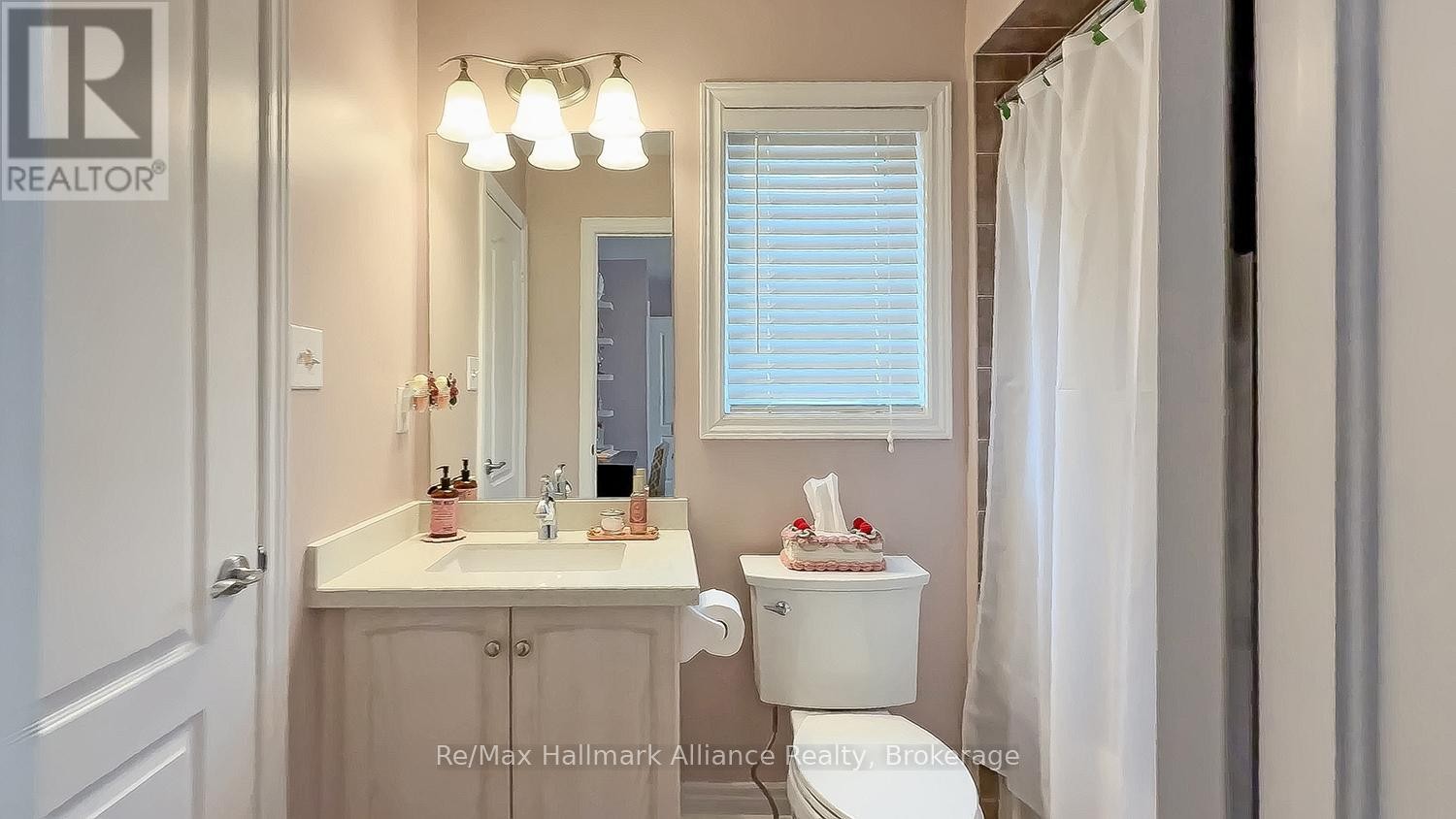 












2489 WHISTLING SPRINGS CRESCENT

,
Oakville (WM Westmount),




Ontario
L6M5G3

