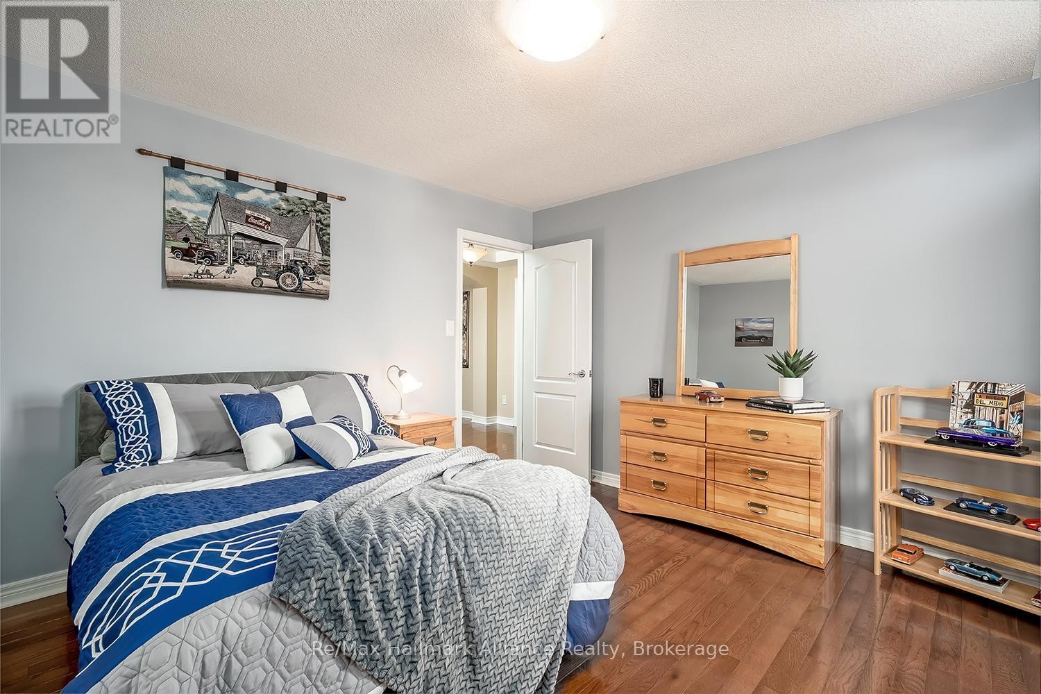 












2489 WHISTLING SPRINGS CRESCENT

,
Oakville (WM Westmount),




Ontario
L6M5G3

