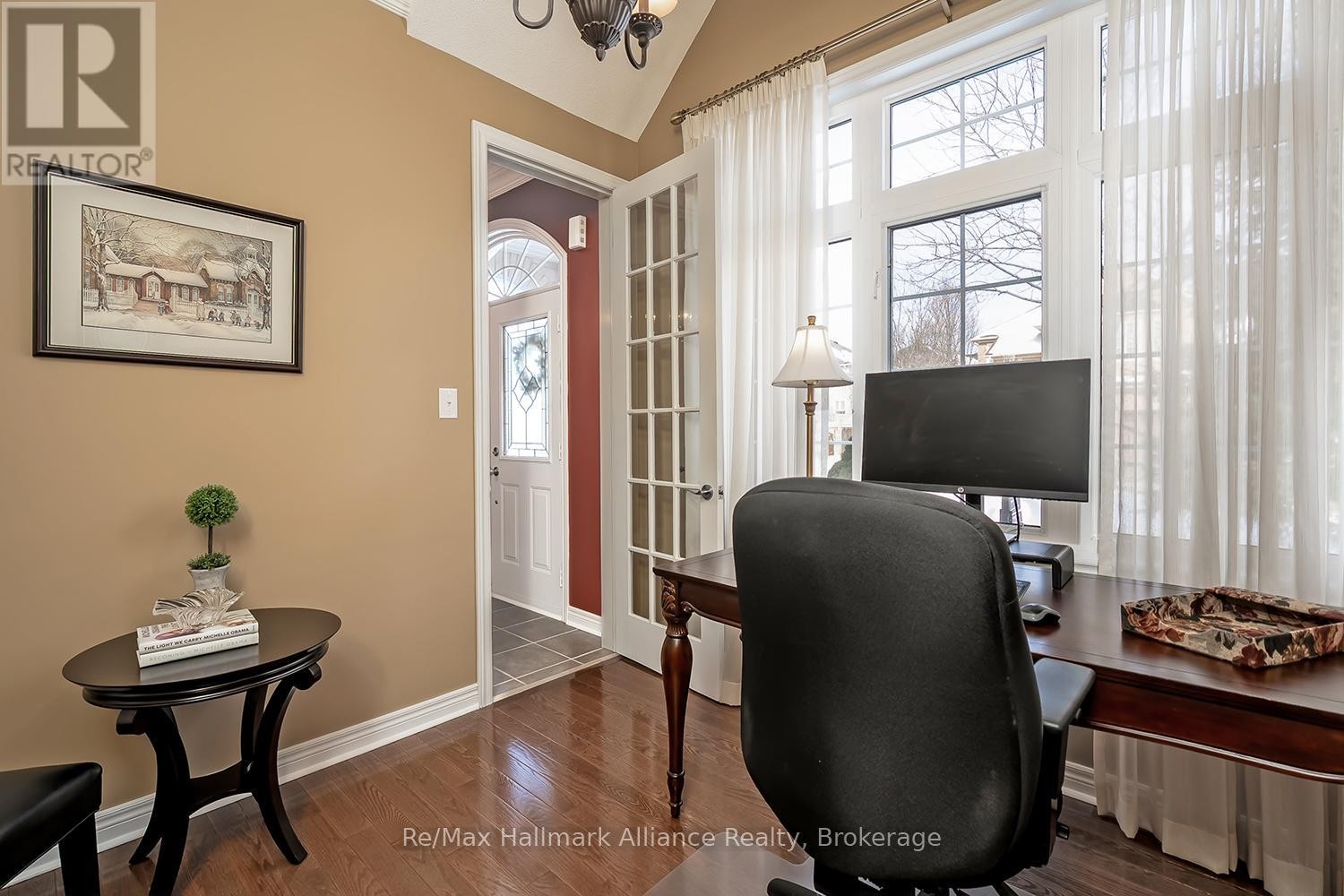 












2489 WHISTLING SPRINGS CRESCENT

,
Oakville (WM Westmount),




Ontario
L6M5G3

