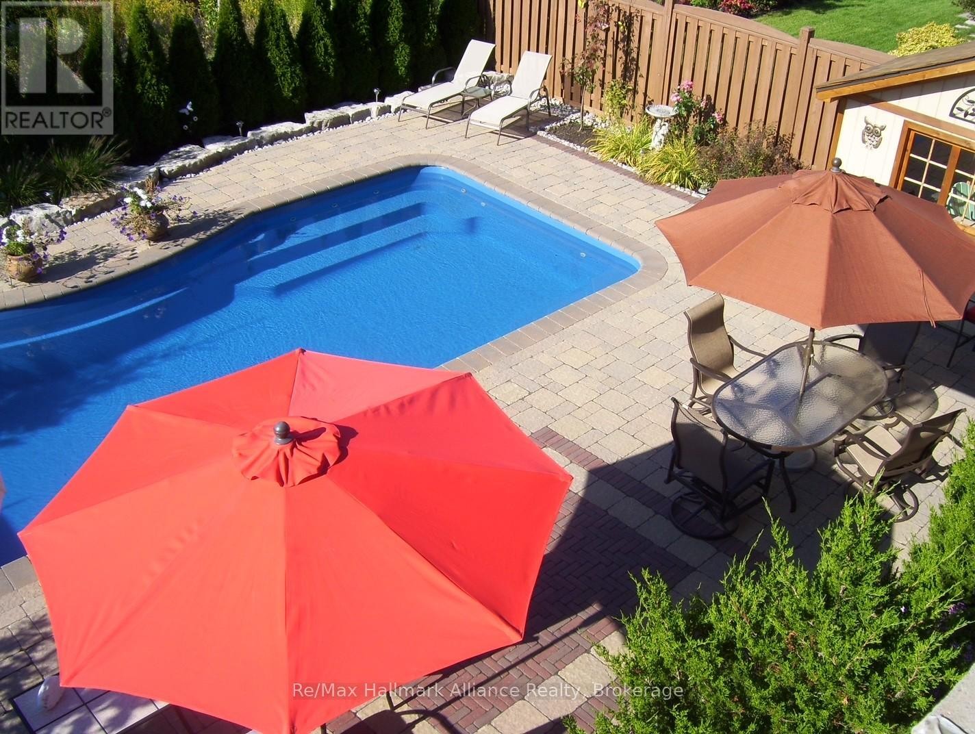 












2489 WHISTLING SPRINGS CRESCENT

,
Oakville (WM Westmount),




Ontario
L6M5G3

