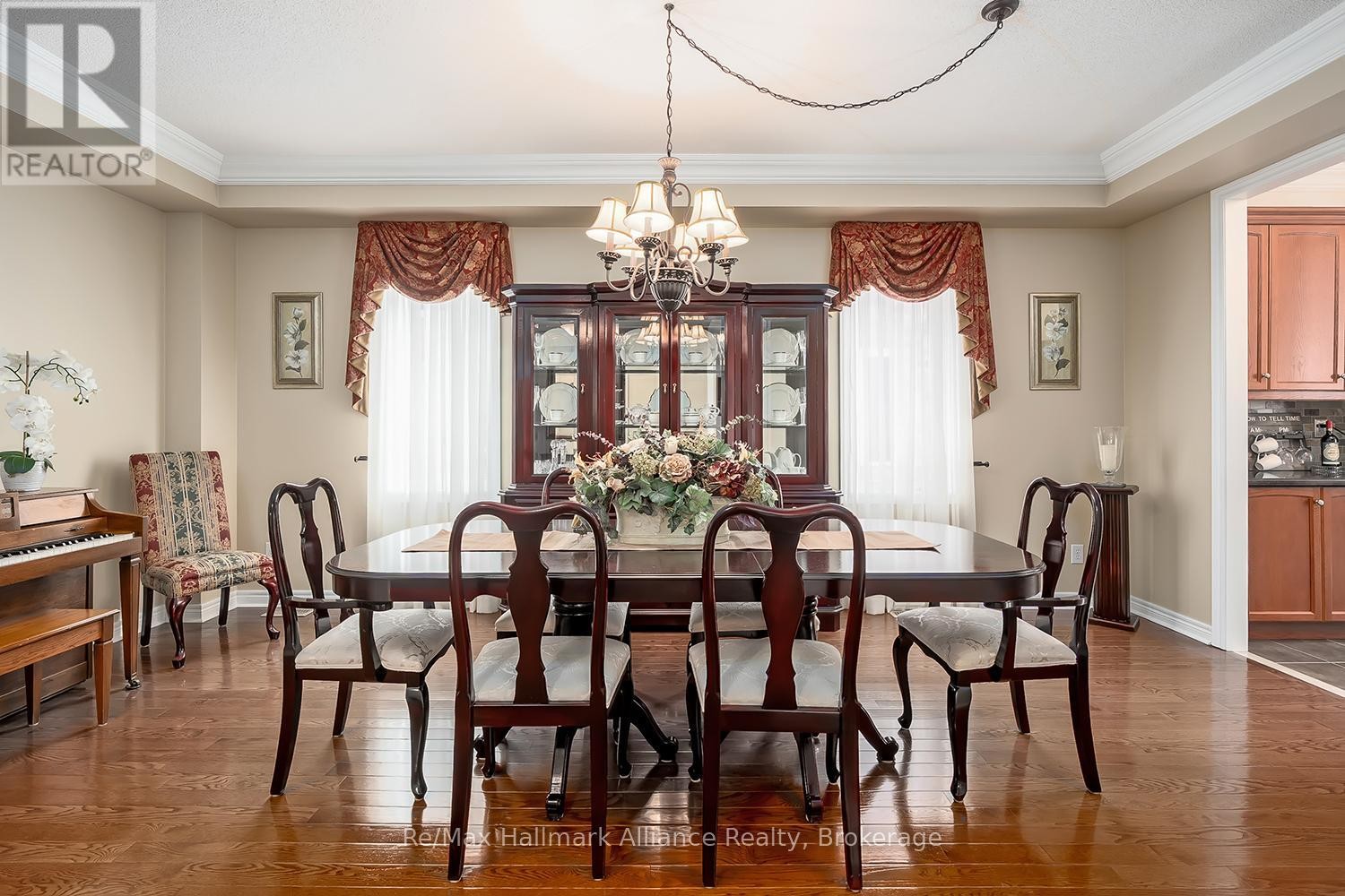 












2489 WHISTLING SPRINGS CRESCENT

,
Oakville (WM Westmount),




Ontario
L6M5G3

