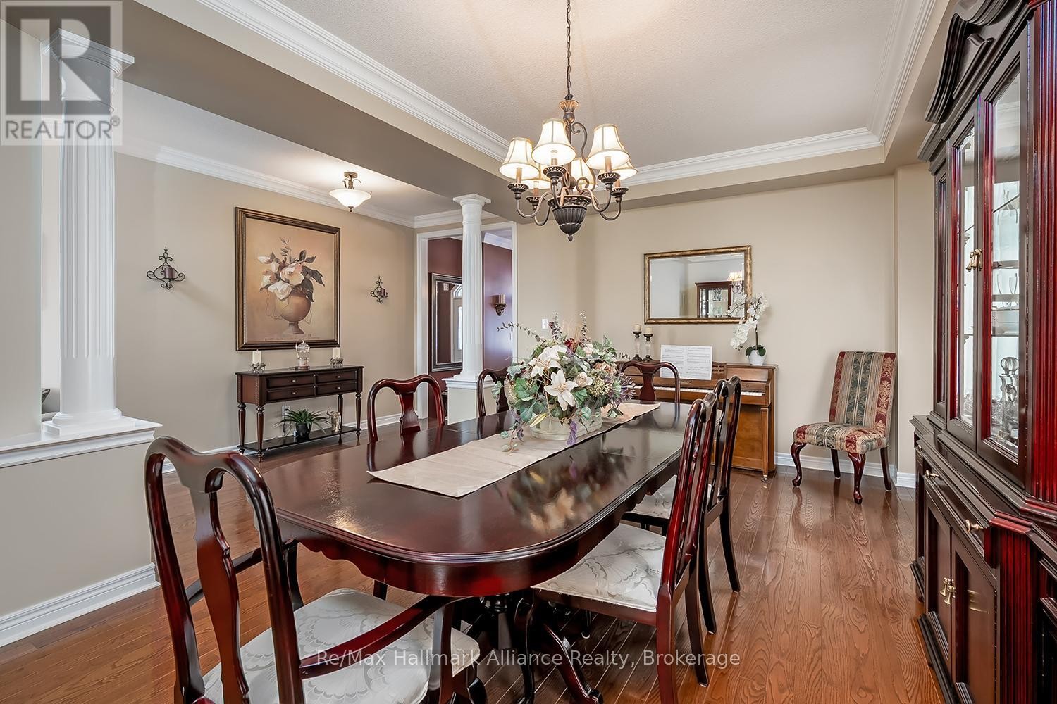 












2489 WHISTLING SPRINGS CRESCENT

,
Oakville (WM Westmount),




Ontario
L6M5G3

