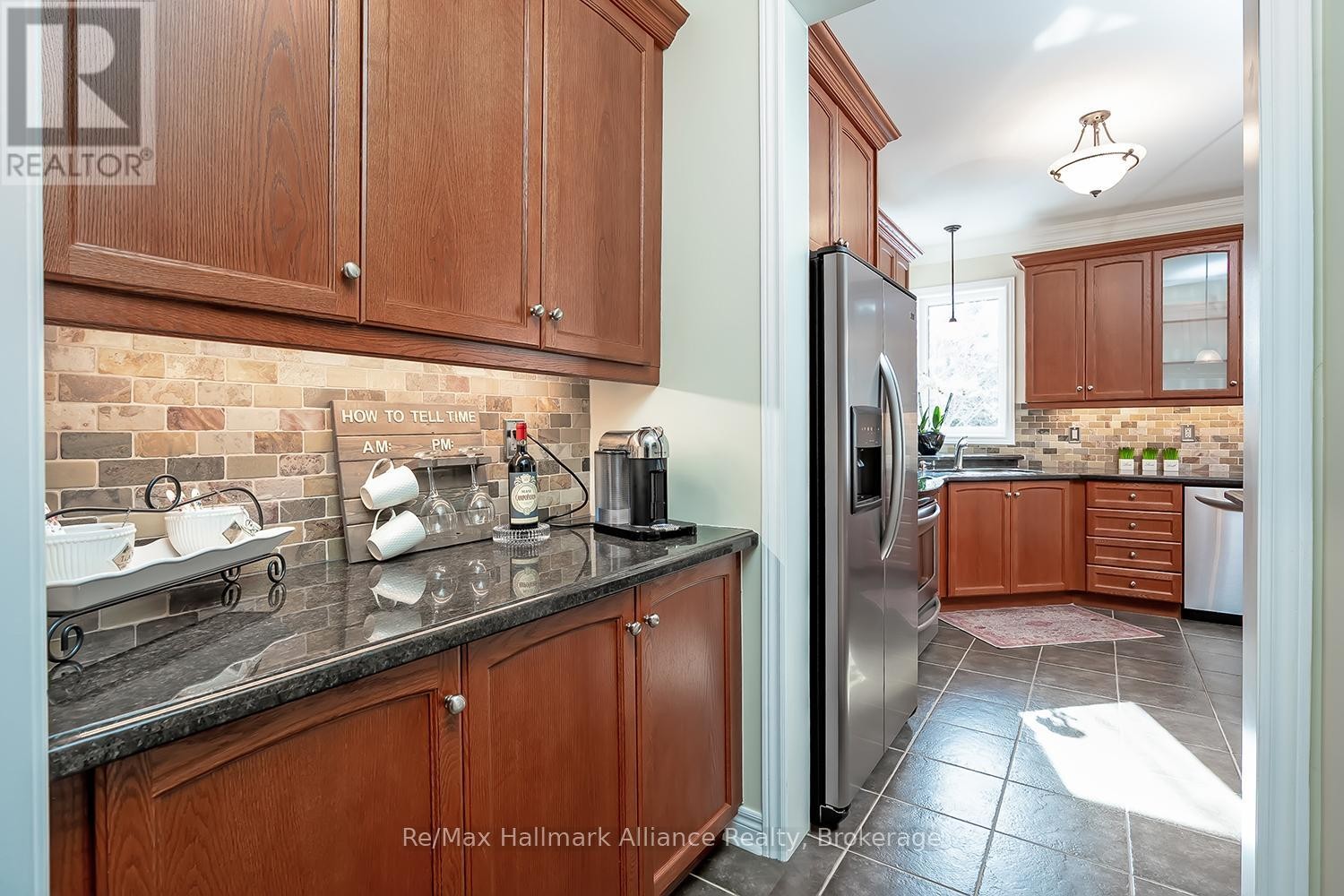 












2489 WHISTLING SPRINGS CRESCENT

,
Oakville (WM Westmount),




Ontario
L6M5G3

