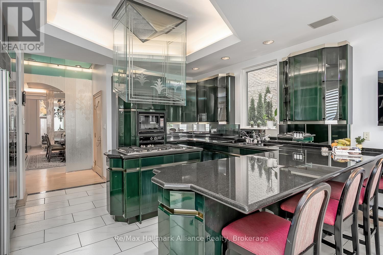 












3206 SHORELINE DRIVE

,
Oakville (BR Bronte),




Ontario
L6L5X4

