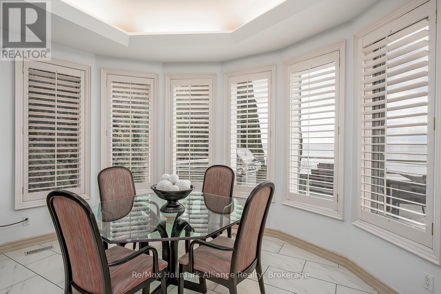 












3206 SHORELINE DRIVE

,
Oakville (BR Bronte),




Ontario
L6L5X4

