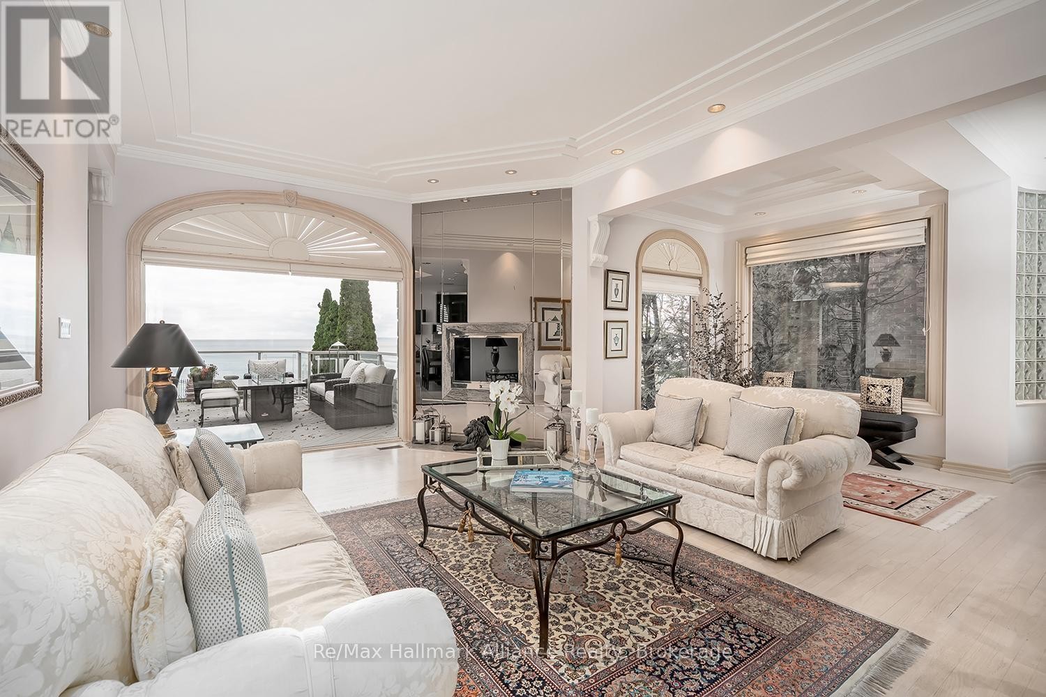 












3206 SHORELINE DRIVE

,
Oakville (BR Bronte),




Ontario
L6L5X4

