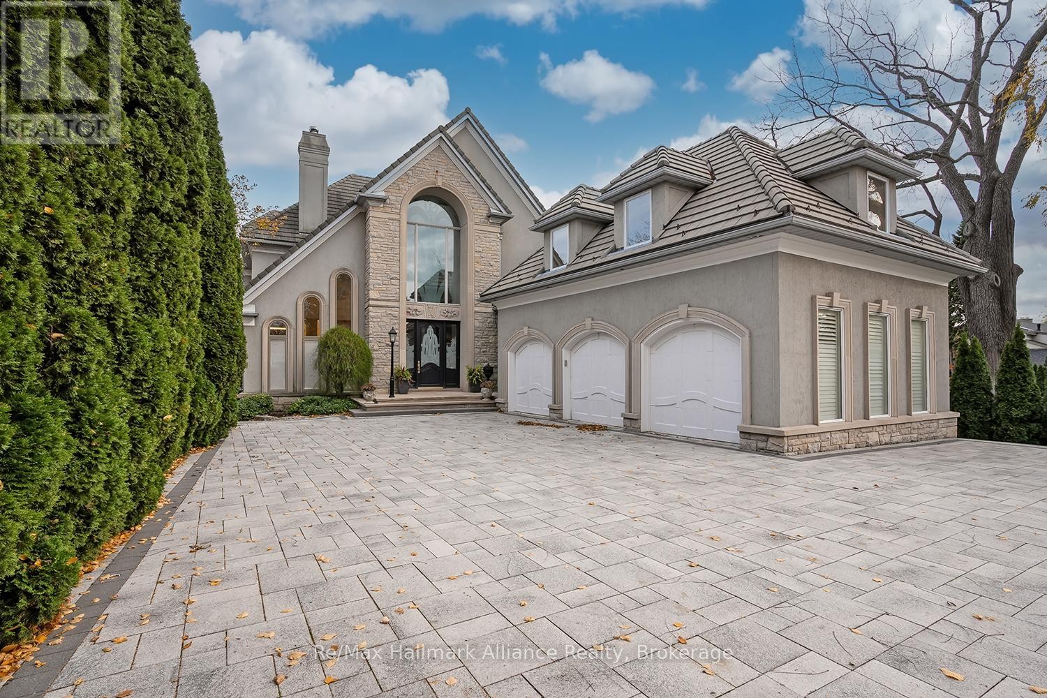 












3206 SHORELINE DRIVE

,
Oakville (BR Bronte),




Ontario
L6L5X4

