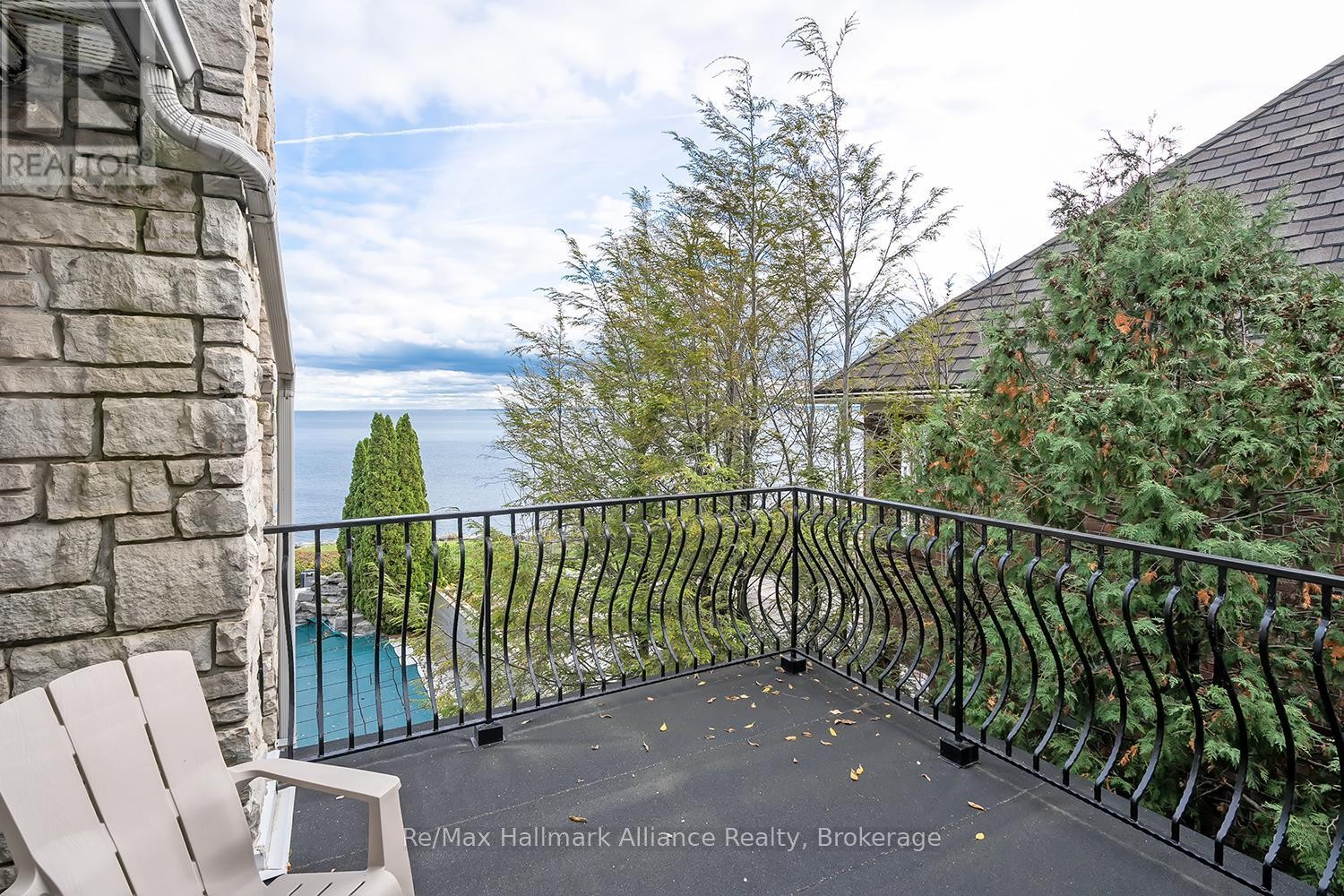 












3206 SHORELINE DRIVE

,
Oakville (BR Bronte),




Ontario
L6L5X4

