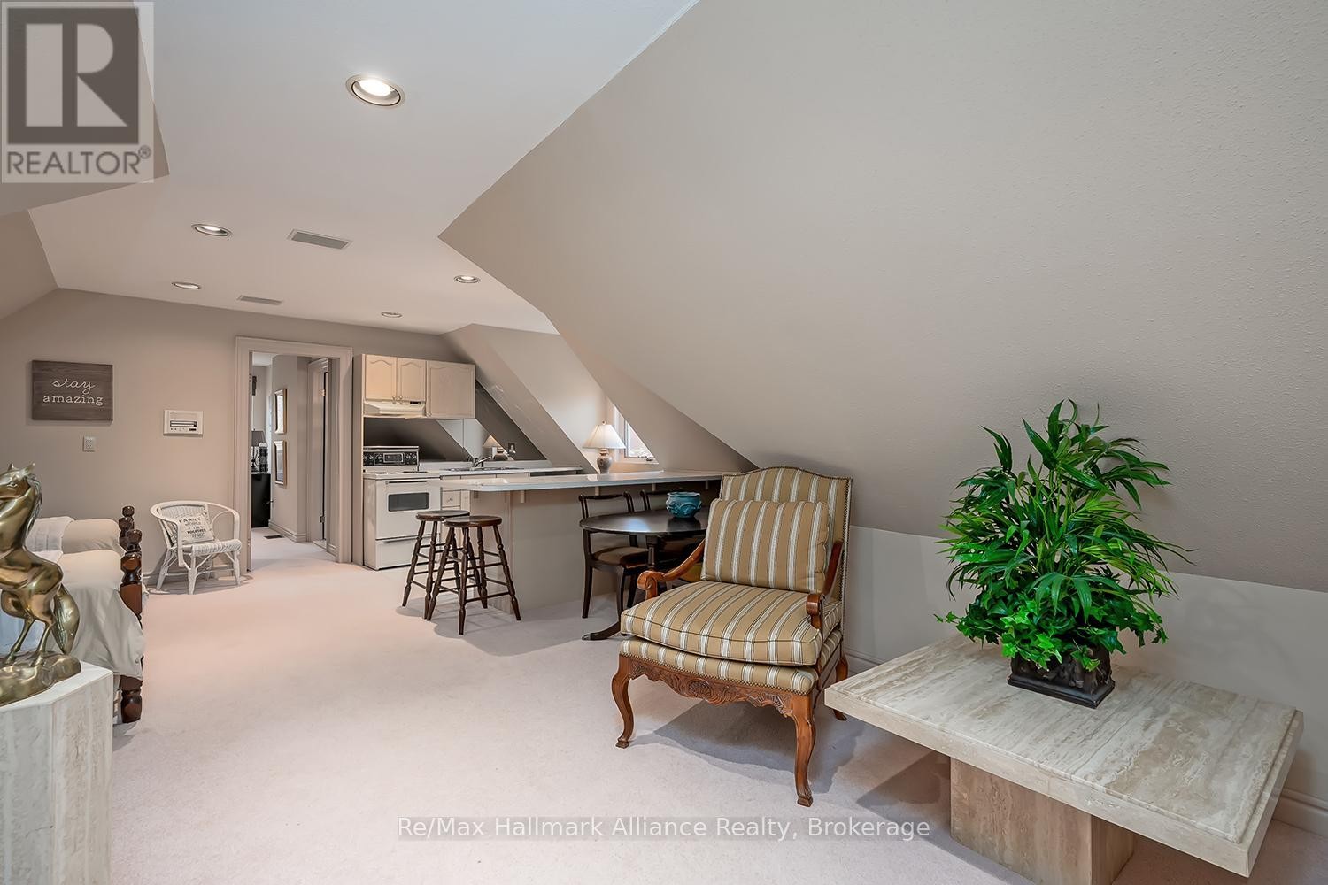 












3206 SHORELINE DRIVE

,
Oakville (BR Bronte),




Ontario
L6L5X4

