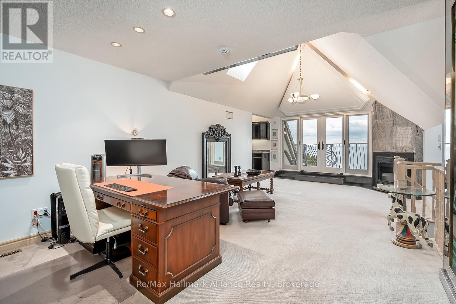 












3206 SHORELINE DRIVE

,
Oakville (BR Bronte),




Ontario
L6L5X4

