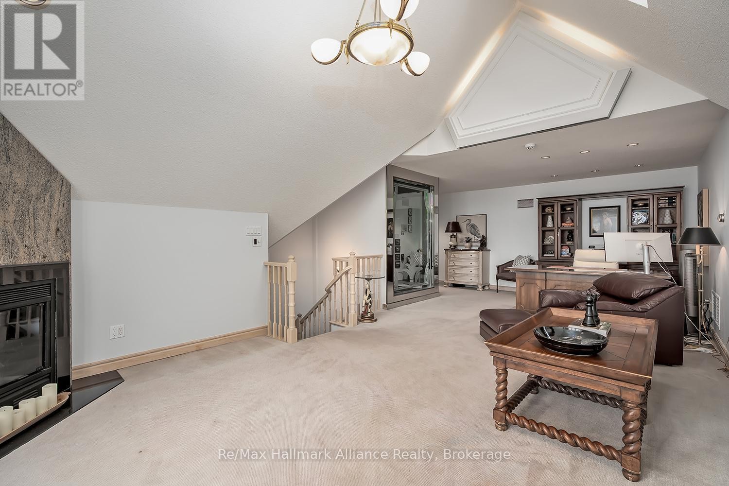 












3206 SHORELINE DRIVE

,
Oakville (BR Bronte),




Ontario
L6L5X4

