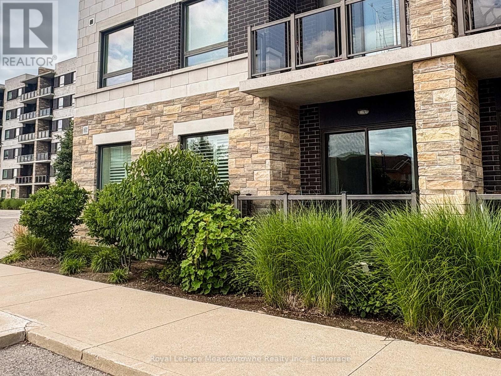 












109 - 33 WHITMER STREET

,
Milton (SC Scott),




Ontario
L9T8P9


