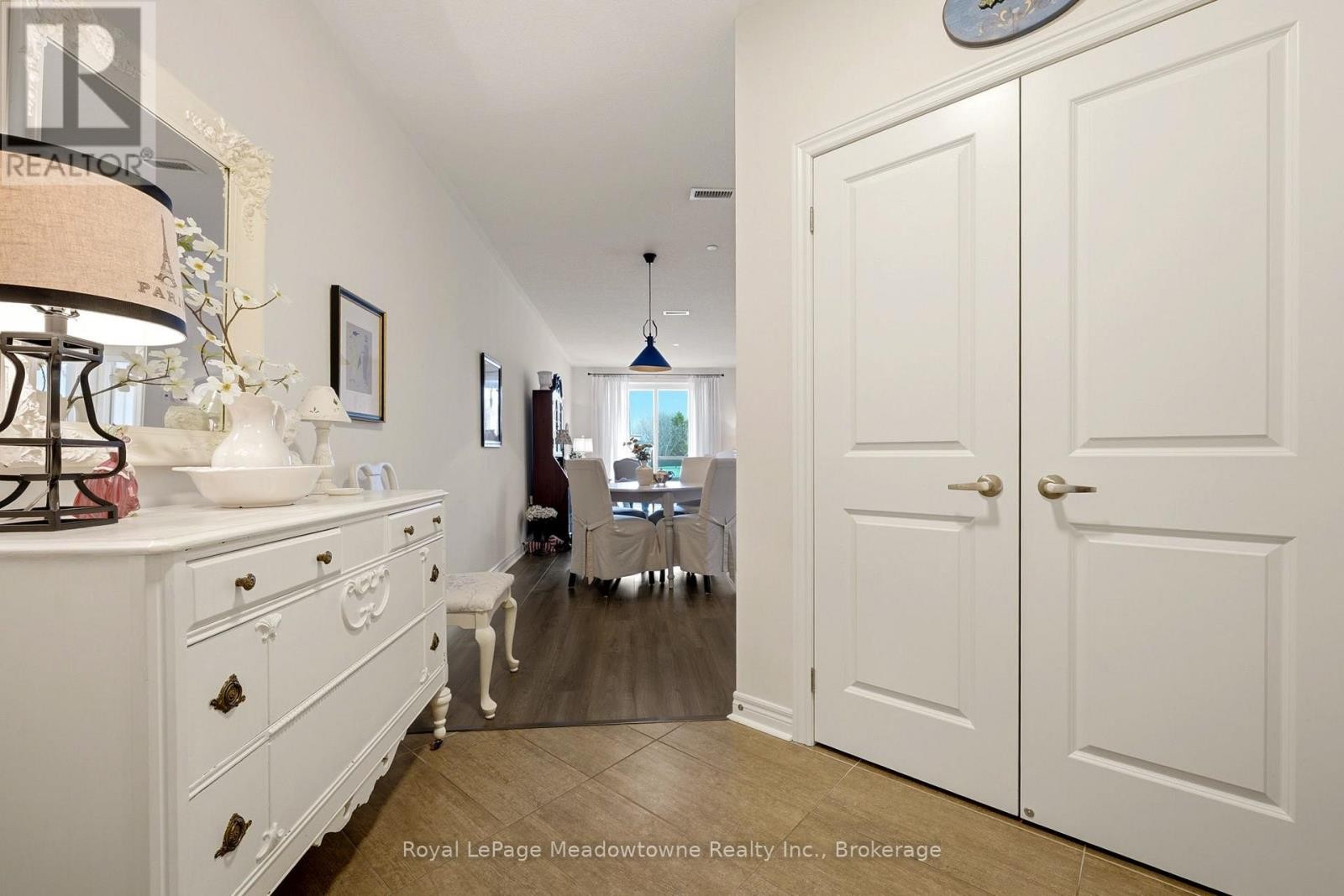 












109 - 33 WHITMER STREET

,
Milton (SC Scott),




Ontario
L9T8P9

