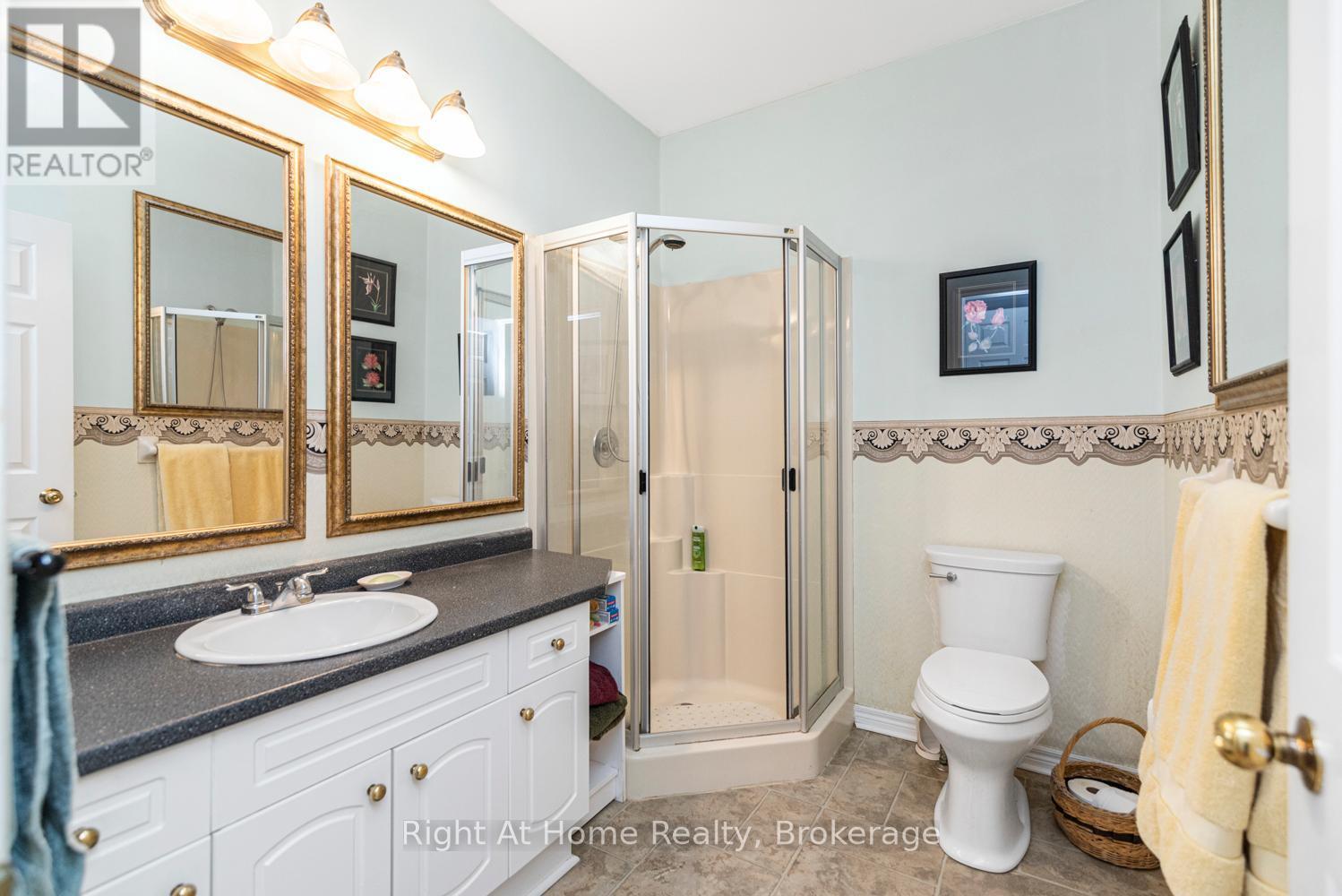 












84 GREENTRAIL DRIVE W

,
Hamilton (Mount Hope),




Ontario
L0R1W0

