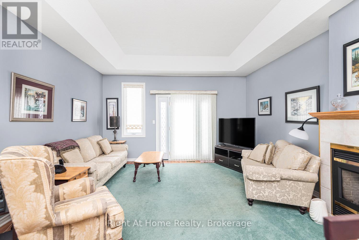 












84 GREENTRAIL DRIVE W

,
Hamilton (Mount Hope),




Ontario
L0R1W0


