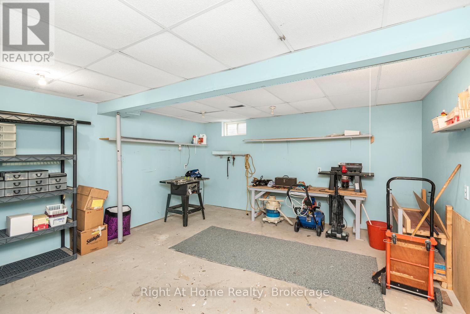 












84 GREENTRAIL DRIVE W

,
Hamilton (Mount Hope),




Ontario
L0R1W0


