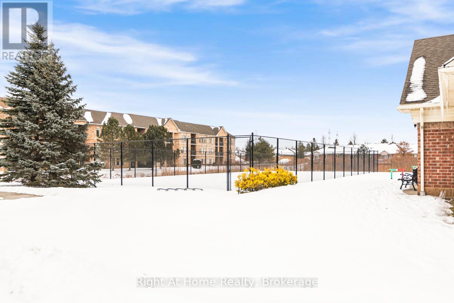 












84 GREENTRAIL DRIVE W

,
Hamilton (Mount Hope),




Ontario
L0R1W0


