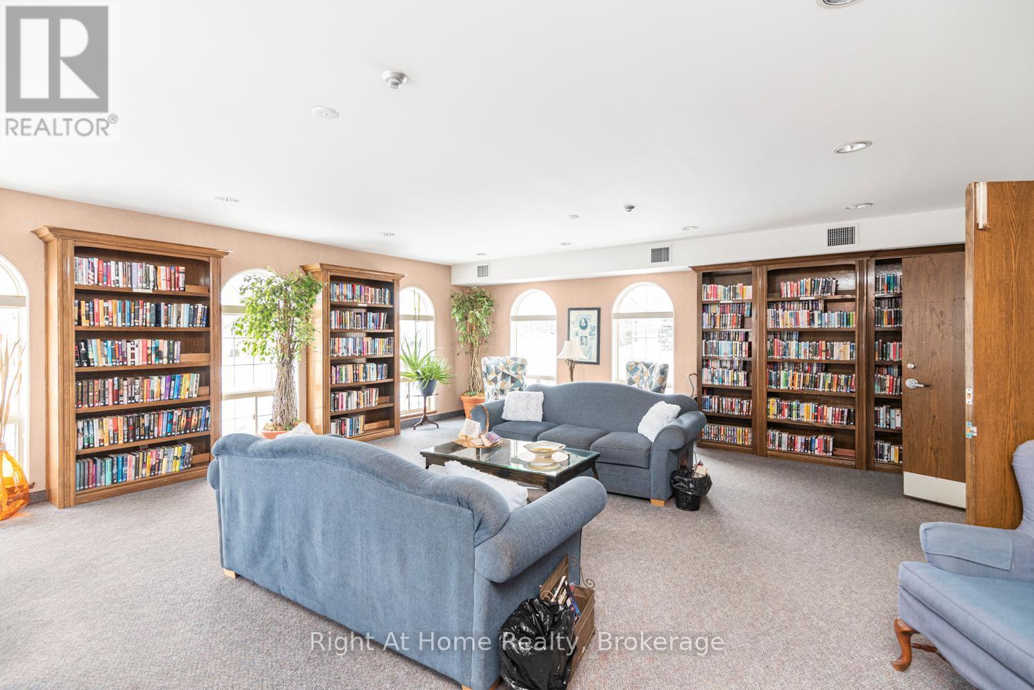 












84 GREENTRAIL DRIVE W

,
Hamilton (Mount Hope),




Ontario
L0R1W0

