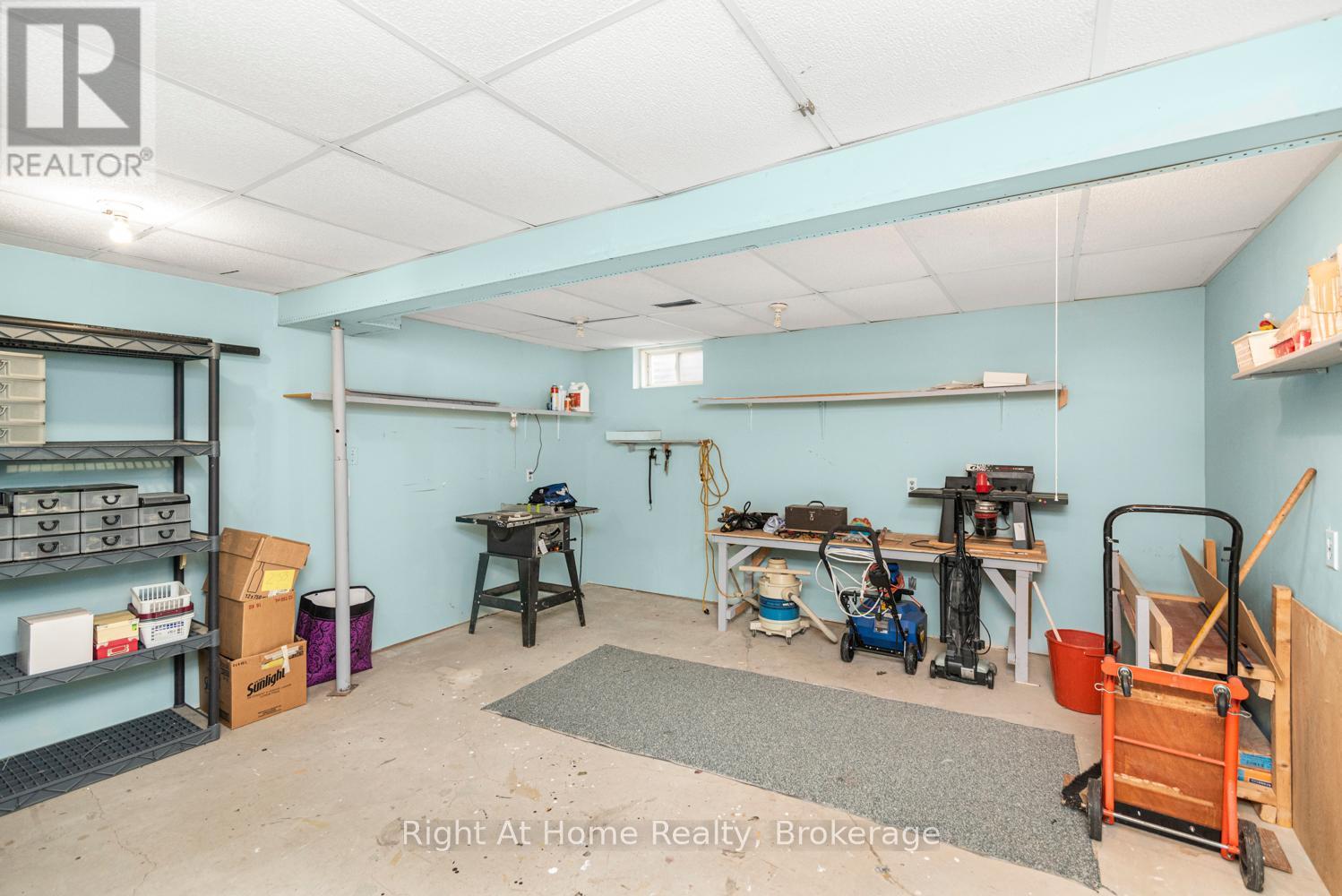 












84 GREENTRAIL DRIVE W

,
Hamilton (Mount Hope),




Ontario
L0R1W0

