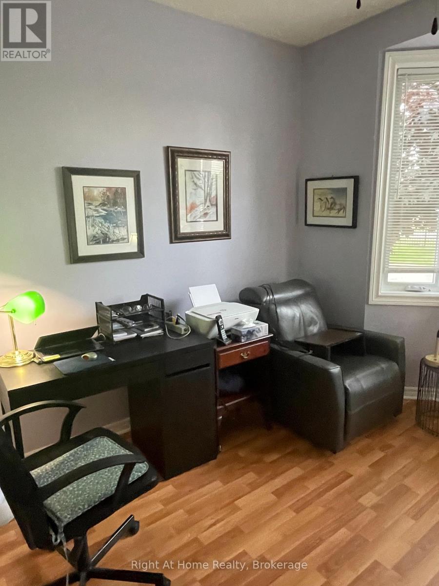 












84 GREENTRAIL DRIVE W

,
Hamilton (Mount Hope),




Ontario
L0R1W0

