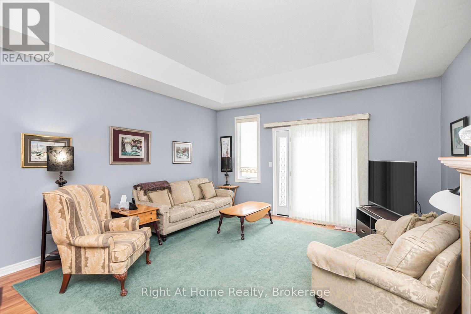 












84 GREENTRAIL DRIVE W

,
Hamilton (Mount Hope),




Ontario
L0R1W0

