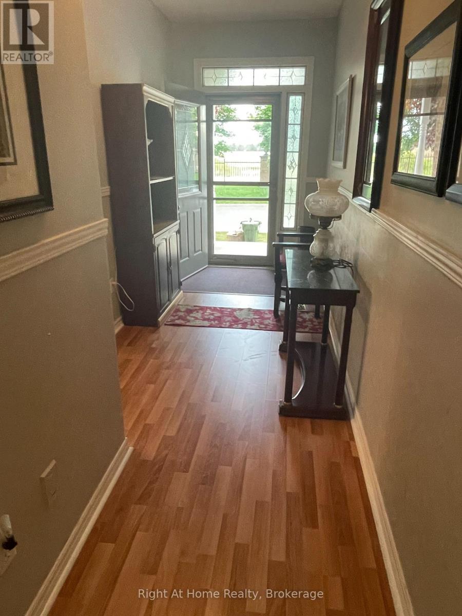












84 GREENTRAIL DRIVE W

,
Hamilton (Mount Hope),




Ontario
L0R1W0

