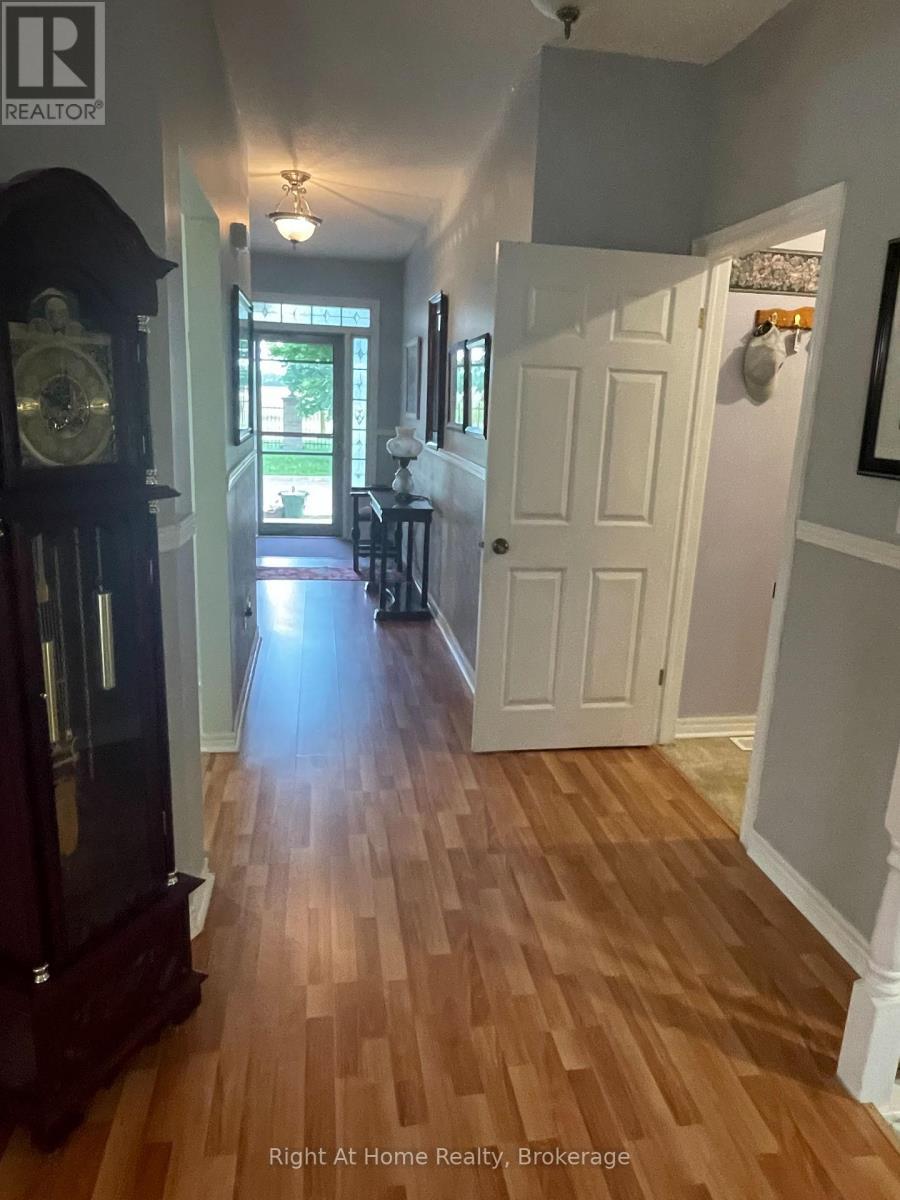 












84 GREENTRAIL DRIVE W

,
Hamilton (Mount Hope),




Ontario
L0R1W0

