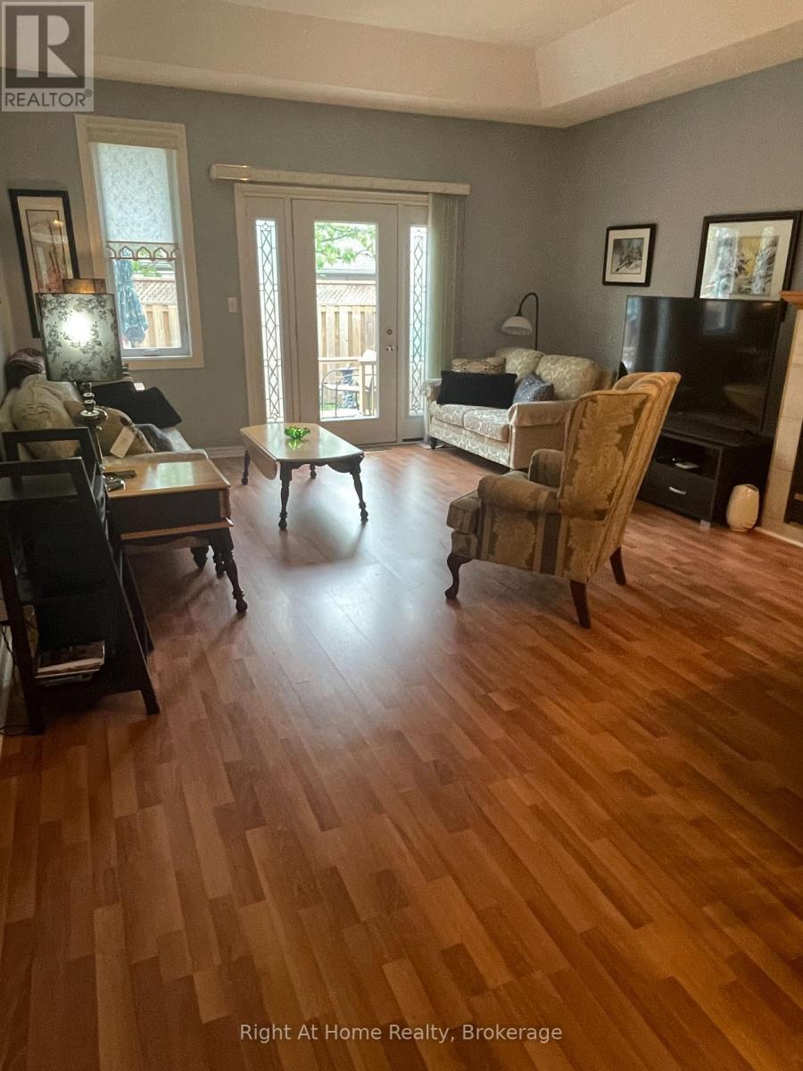 












84 GREENTRAIL DRIVE W

,
Hamilton (Mount Hope),




Ontario
L0R1W0


