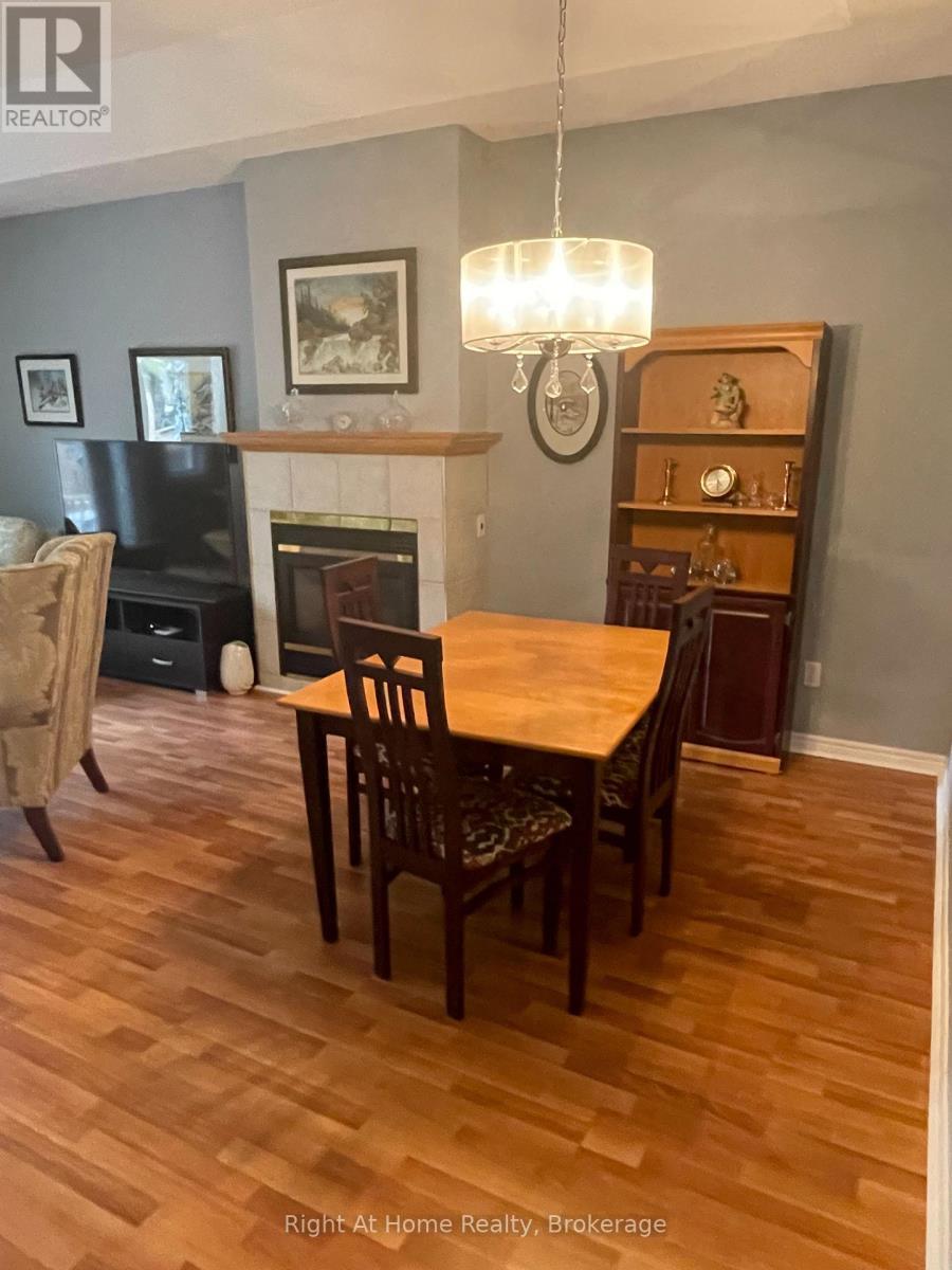 












84 GREENTRAIL DRIVE W

,
Hamilton (Mount Hope),




Ontario
L0R1W0

