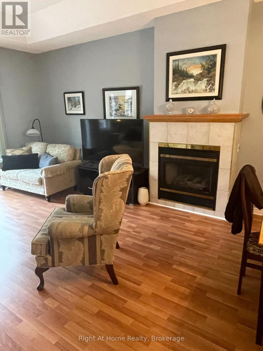 












84 GREENTRAIL DRIVE W

,
Hamilton (Mount Hope),




Ontario
L0R1W0

